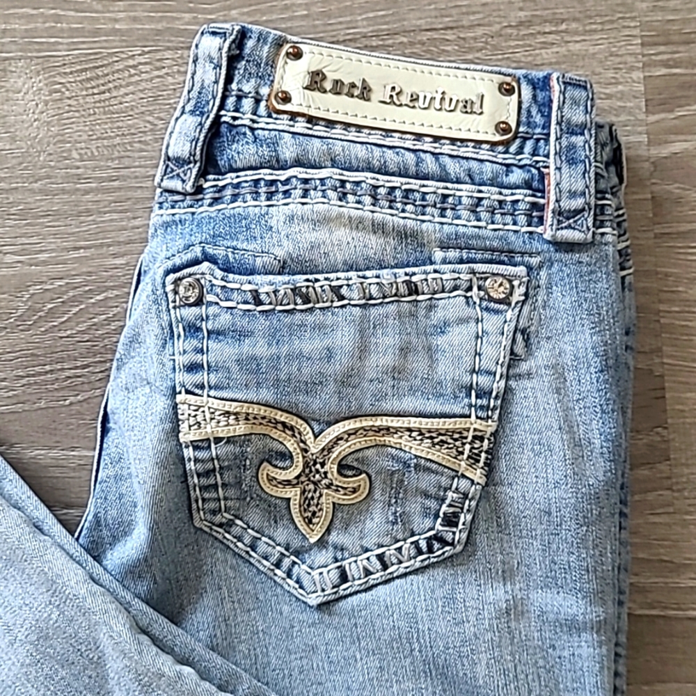 Rock Revival Ella Capri Designed for Buckle 28